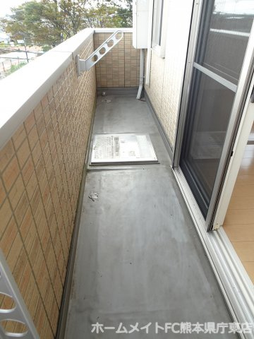 上益城郡益城町大字広崎のアパートのバルコニー