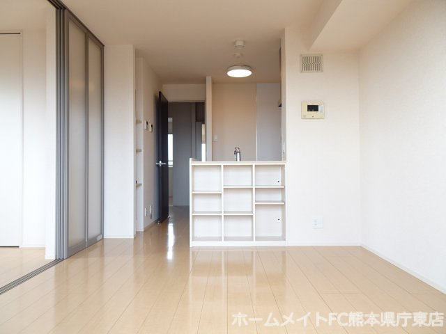 上益城郡益城町大字広崎のアパートの居間・リビング