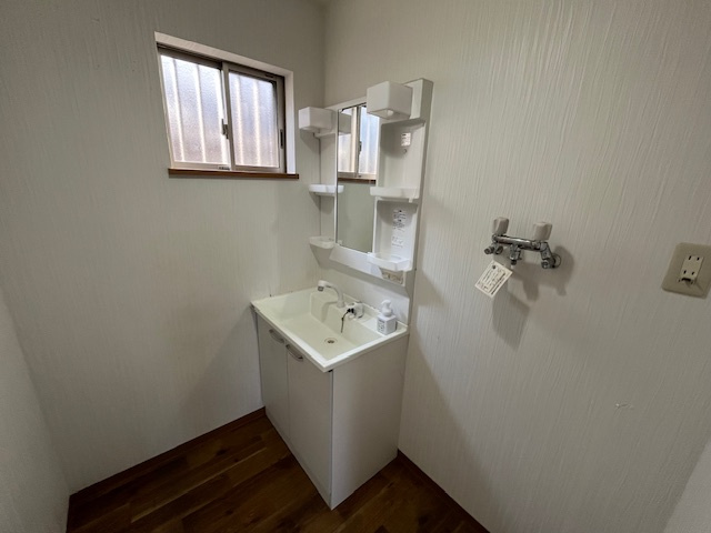 富田林本町戸建賃貸の独立洗面台