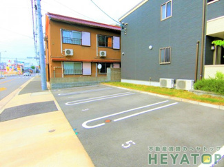 【駐車場】