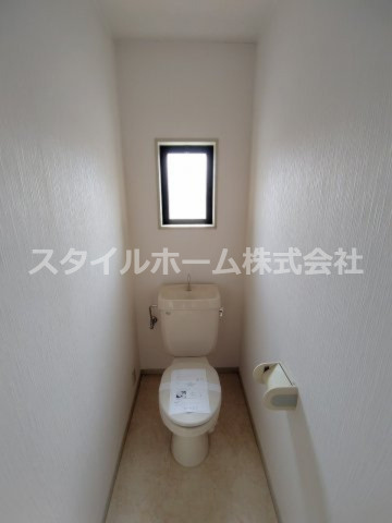 【トイレ】 | エスポワールフジD | 落ち着いた色調のトイレです