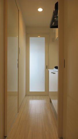 PLYの玄関