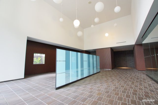 コンフォリア江坂　仲介手数料無料のロビー