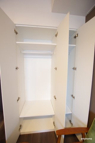 コンフォリア江坂　仲介手数料無料の収納