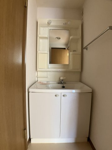ソフィア壱番館Bの独立洗面台