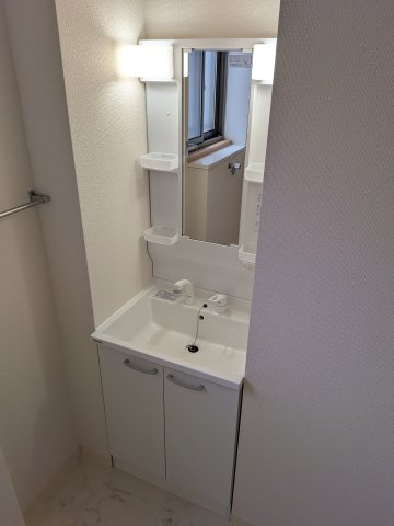 【浴室】 | ブリーズ東海神Ｃ | 生活に欠かせない独立洗面台です