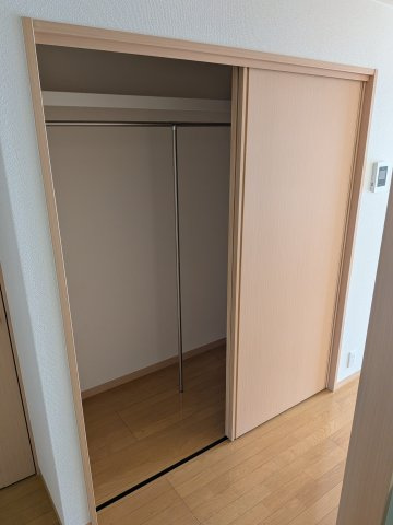 【バルコニー】 | ブリーズ東海神Ｃ | お洋服もたくさんしまえますよ