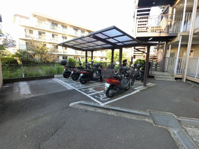 【その他共用部分】 | 洋伸洋光台マンション | バイク置場です。