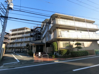 【外観】 | 総戸数４３戸、昭和５８年６月築、管理人は日勤勤務につき管理体制良好です♪