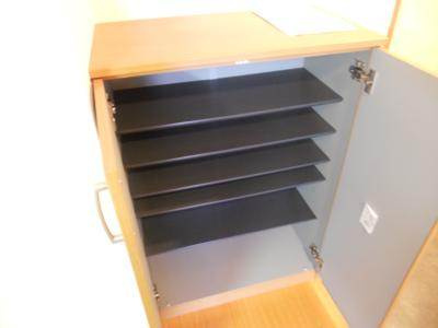 ウインドベル二条駅の収納|下駄箱