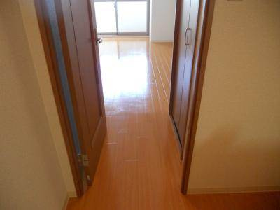 ウインドベル二条駅の内装|廊下から～