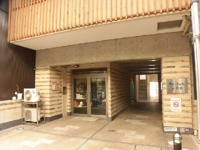 ウインドベル二条駅のエントランス