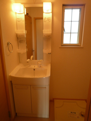 【洗面所】 | メゾンカルムN | スペースが確保できる洗面所です