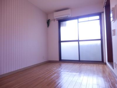 清和マンションの洋室|内装
