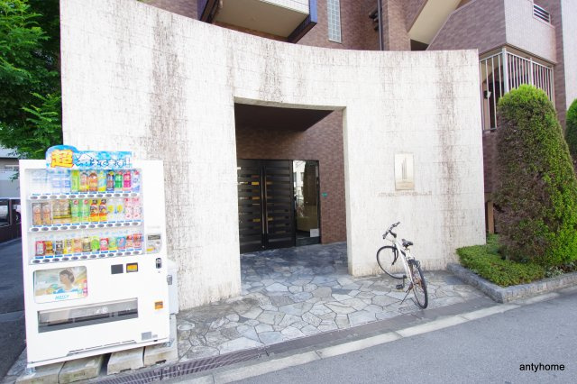 アドバンス新大阪Ⅲ　仲介手数料無料のエントランス