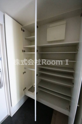 【収納】 | ロイヤルパークス桃坂 | たっぷりとした収納スペースです