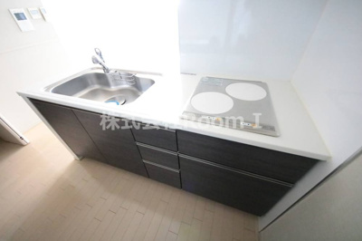 【キッチン】 | ロイヤルパークス桃坂 | コンパクトなキッチンで掃除もラクラク