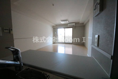 【居間・リビング】 | ロイヤルパークス桃坂 | おしゃれなリビングです