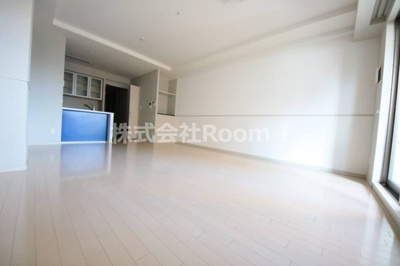 【洋室】 | ロイヤルパークス桃坂 | 落ち着いた色調の洋室です