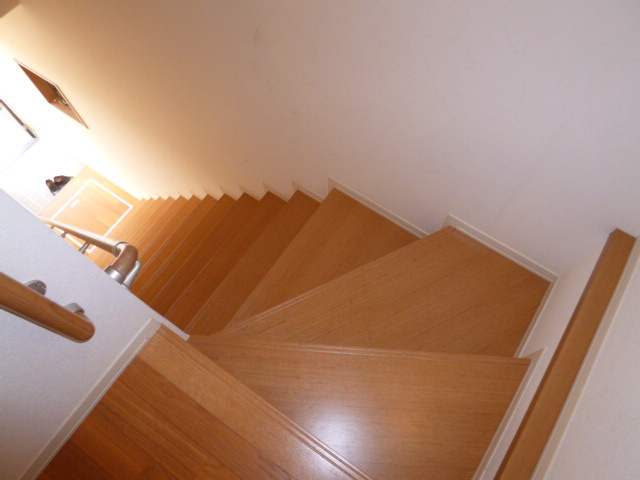 エクリールＢのその他|階段