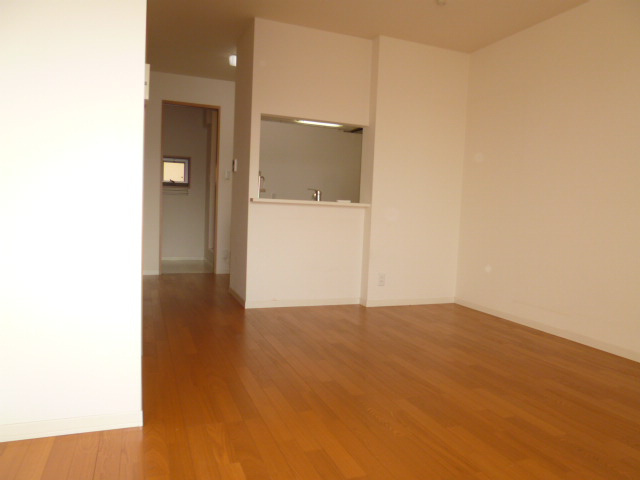 エクリールＢの居間・リビング