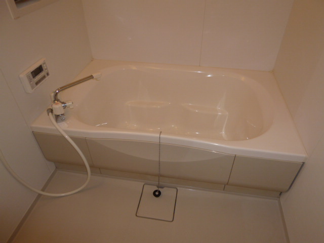 エクリールＢの浴室|追い焚きバス