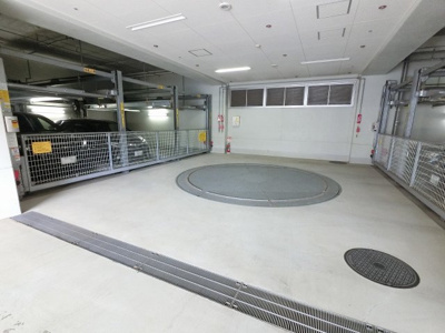 【駐車場】 | ディアスタ新子安ベイスタイル | ターンテーブル付の機械式駐車場です。
