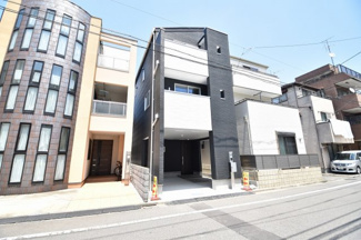 【外観】 | 閑静な住宅街に立地する落ち着いた佇まい、南道路の限定1棟です。
