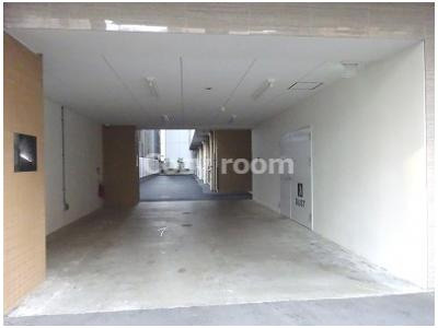 【駐車場】 | セレニテ新大阪calme | 駐車場スペースがあります。