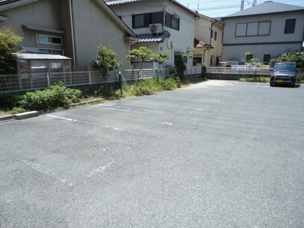 キャッスルコートイワキの駐車場