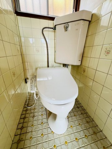 南多聞台3丁目戸建のトイレ