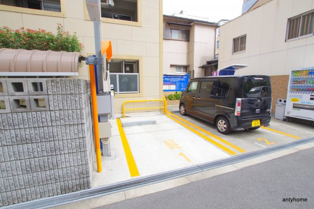 ダイドーメゾン梅田　仲介手数料無料の駐車場