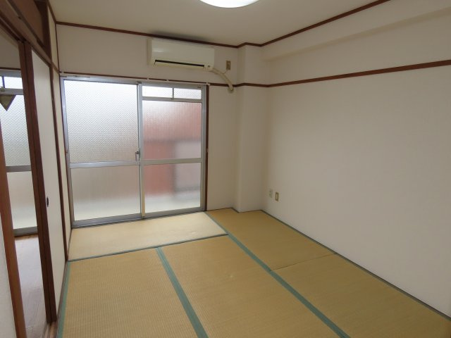 ピュアライフ歌島の和室