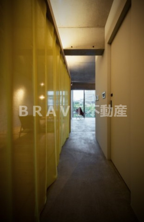 ROSSO BRAVI不動産の内装