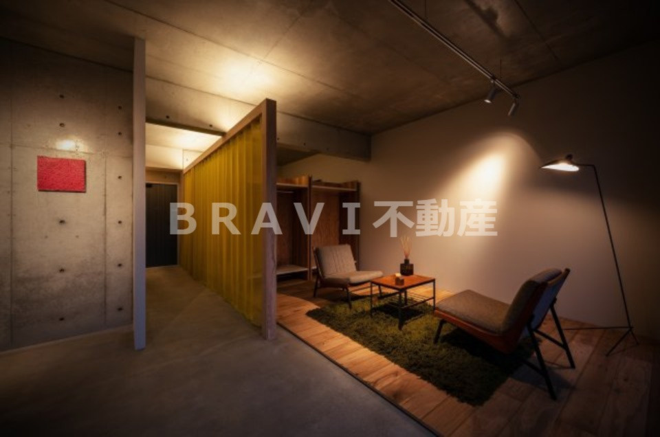 ROSSO BRAVI不動産の洋室