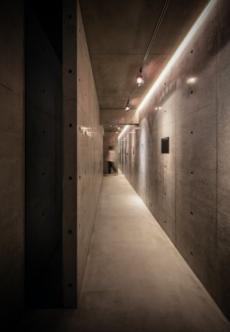 ROSSO BRAVI不動産のエントランス