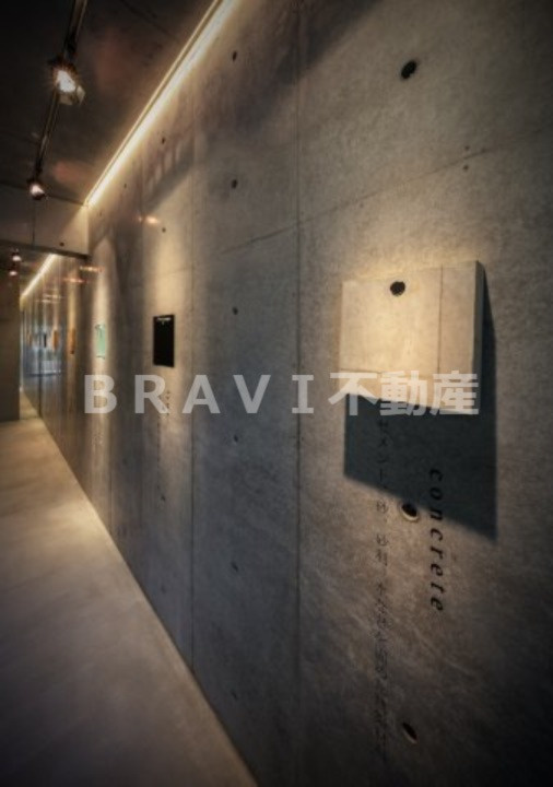 ROSSO BRAVI不動産のロビー