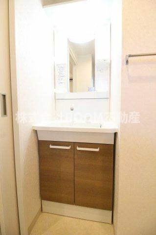 サンリットSR年見の独立洗面台|独立洗面化粧台が付いています