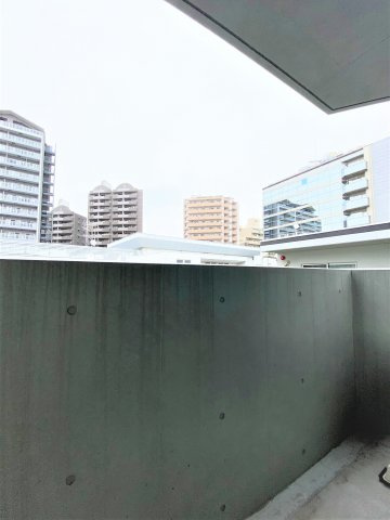 「防音マンション」ハーモニーグラシア大山のバルコニー|外からの目が気にならないバルコニーで洗濯物が干せます