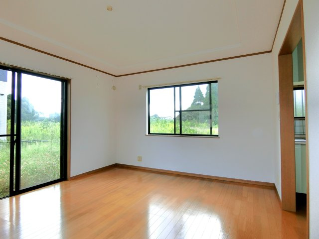 茂原市千町3394戸建の居間・リビング