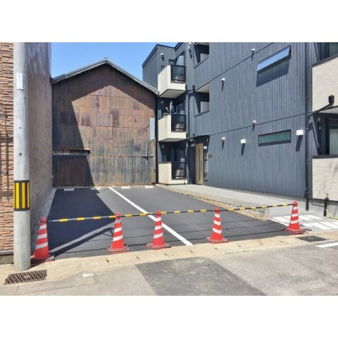 南殿町篠田駐車場