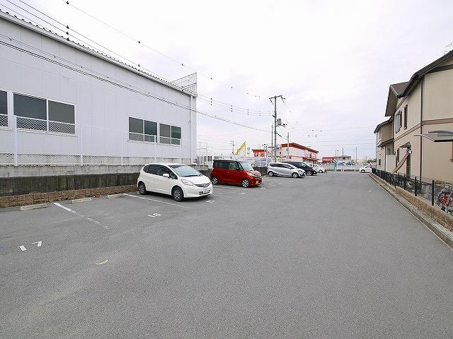 サンガーデンⅡの駐車場|駐車場完備です