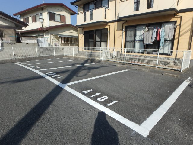 フォンティーヌＡの駐車場|西中新田　フォンテーヌＡ　2LDK　駐車場