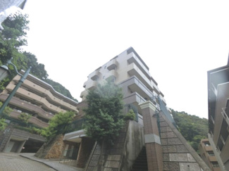 【外観】 | 総戸数２３戸、２０００年１０月築、管理人は日勤勤務につき管理体制良好です♪