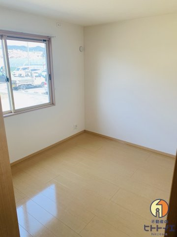 アルシオネB棟の洋室|明るい洋室です