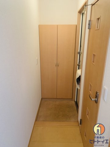 アルシオネB棟の玄関|収納もある玄関です