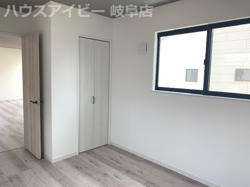 岐阜市松鴻町 新築建売全1棟 Jr岐阜駅まで徒歩10分圏内の立地の良さ 駐車場1台確保 A棟 月々支払6万円台 浴室乾燥機 ワイドバルコニー 追焚機能浴室 ２沿線利用可 岐阜市の建売 ハウスアイビー