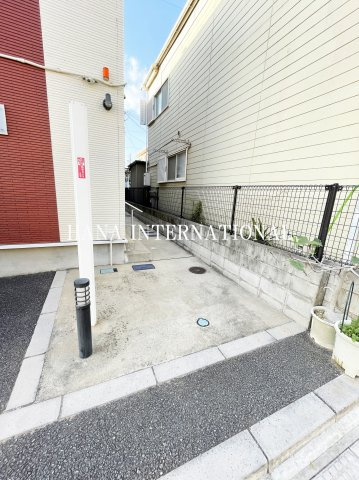 レオネクスト和の駐車場