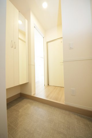 エスペランサ旭A棟の玄関