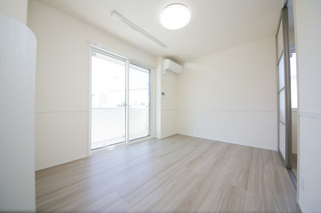 エスペランサ旭A棟の居間・リビング